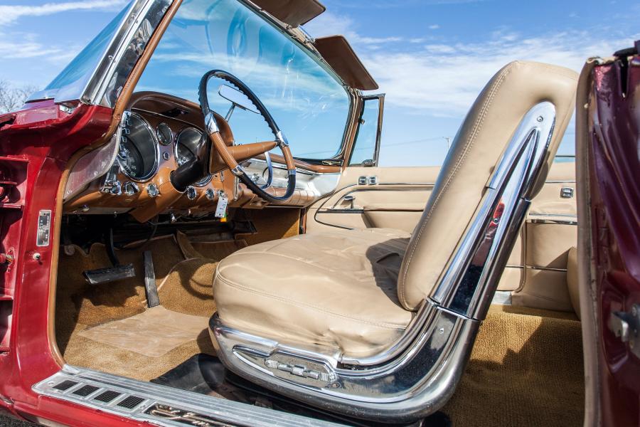 Интерьер Imperial Crown Convertible (LY1-M) 1958 года  (фото 26 из 29)